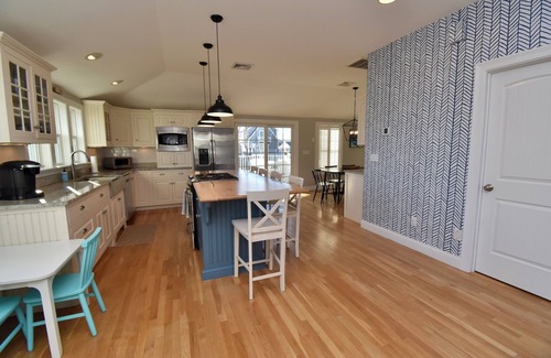 Misquamicut Casa | Benson - Walking Distance to the Beach!