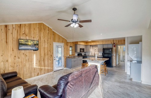 Concan Cabina | Bent River Cabin #1 @ Frio River Escape