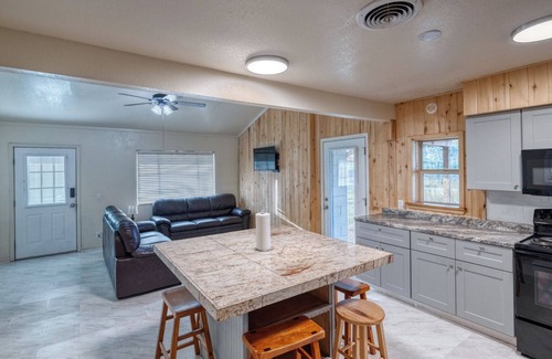 Concan Cabina | Bent River Cabin #1 @ Frio River Escape