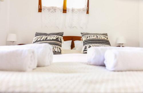 Kavallos Casa | Bentals Dream Place With Lake And Sea View