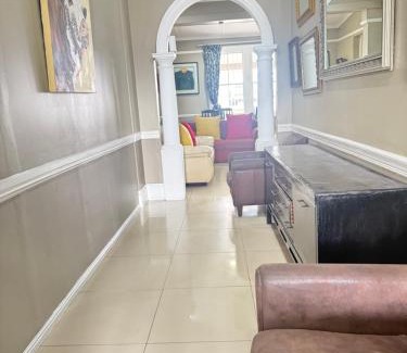 Windermere Casa | Bentley House