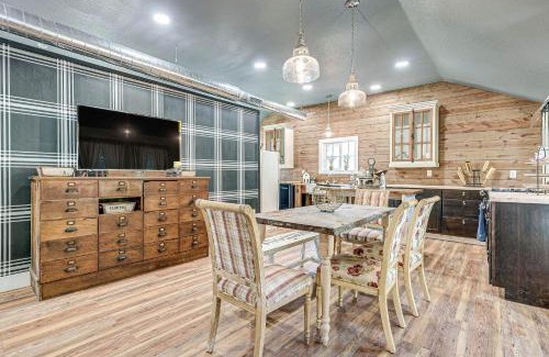 Riverside Casa | Benton Harbor Home 3 Mi to Beach Grill and Yard