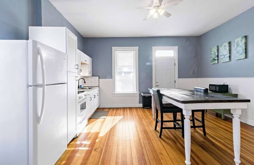 Benton Park Apartamento | Benton Park 1BR | Washer/Dryer, Fenced Backyard, Fast Wi-Fi, Pets OK