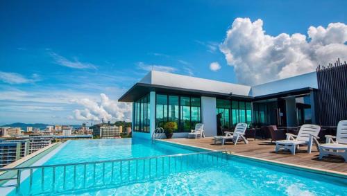 Downtown Kota Kinabalu Casa | Ber-Santai @Sky Hotel Suites