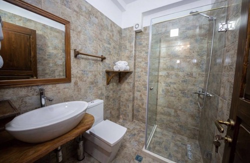Berat Hotel | BERAT CASTLE HOTEL