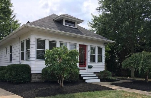 Berea Casa | Berea BaldwinWallace - Pet Friendly Cottage