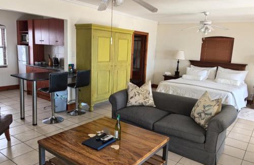 Gordons Bay Central Casa | Berg en Zee Guesthouse