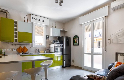 Saragozza-Porto Apartamento | Bergonzoni Modern Apartment by Wonderful Italy