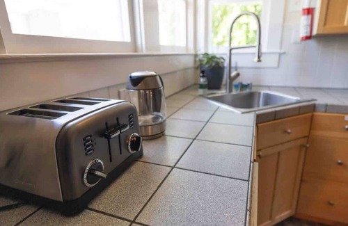 Fairview Park Casa | Berkeley's BEST Home & Neighborhood Walk to UC
