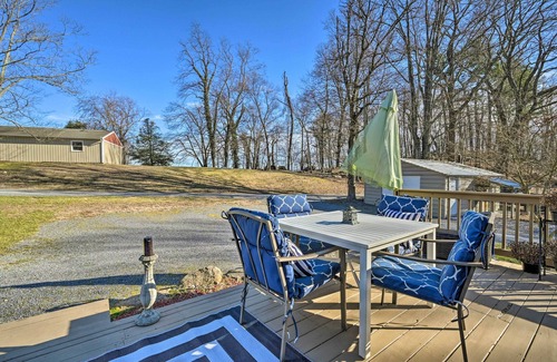 Berkeley Springs Cabaña | Berkeley Springs Vacation Home w/ Fire Pit!