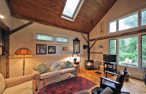 Lenox Casa | Berkshire Retreat- A stone's throw to downtown Lenox