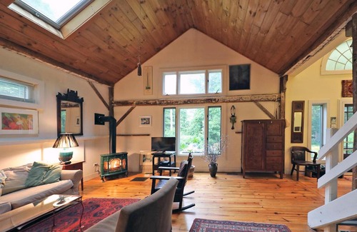Lenox Casa | Berkshire Retreat- A stone's throw to downtown Lenox
