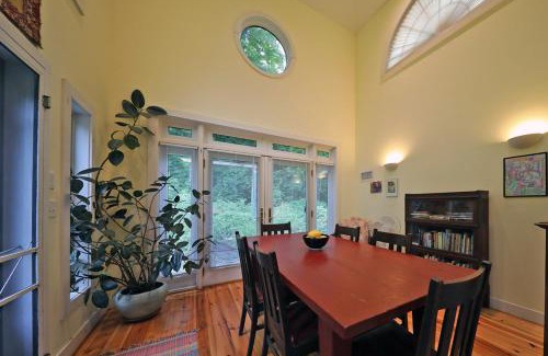 Lenox Casa | Berkshire Retreat- A stone's throw to downtown Lenox