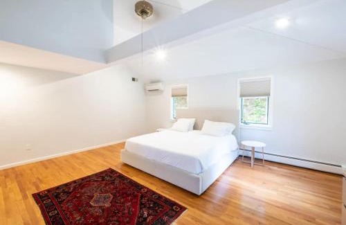 Housatonic Casa | Berkshire Vacation Rentals: Spacious & Serene Berkshires Retreat In The Woods