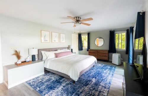 Leicester Casa | Berkshire Vacation Rentals: Leicester Lake Front Home Come Relax