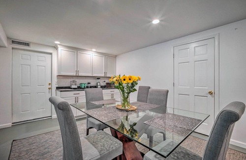 Richmond Apartamento | Berkshires Apt w/ Deck & Mtn Views!