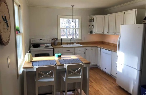 Otis Cabaña | Berkshires Cottage + Trails & Water Nearby