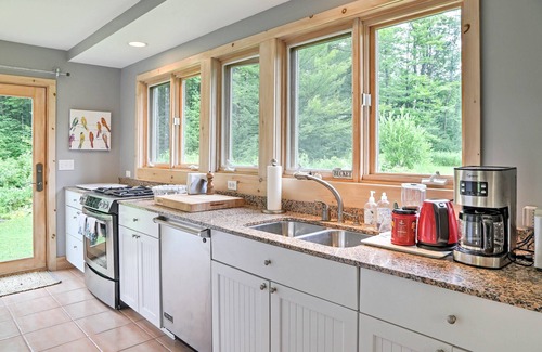 Becket Casa | Becket Home de lujo en 11 acres W / Swimming Pond!