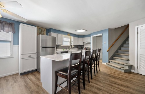 Pittsfield Casa | Berkshires Lake View, Hot Tub, Large Open Great Room, Lrg Kitchen