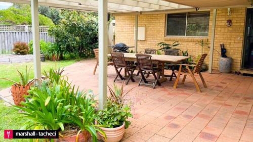 Bermagui Casa | Bermagui Dune House 5 Narira Street, Beach Front, Pet friendly