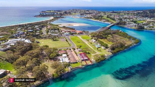 Bermagui Casa | Bermagui River View - Unit 1,1 Lindo Street 3 bdrm Villa