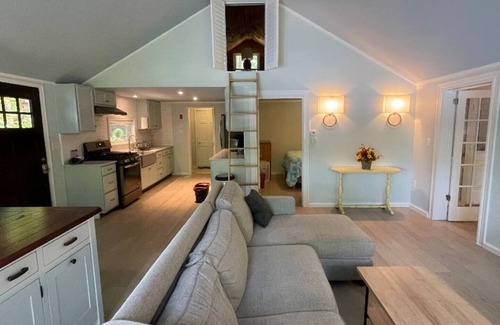Winona Casa | Berta's Lake Front Cottage on Winona Lake!