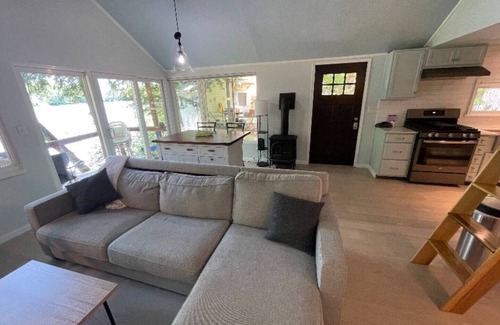 Winona Casa | Berta's Lake Front Cottage on Winona Lake!