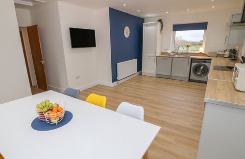 Chwilog Cabaña | BERTH, family friendly, character holiday cottage in Criccieth