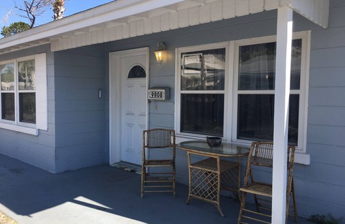Panama City Beach Casa | "Bertie’s Beach Bungalow" pasos del Golfo, acceso pavimentado. EXCELENTE PARA FAMILIAS