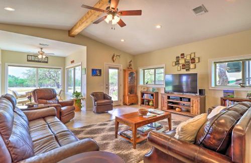 Oatmeal Casa | Bertram Ranch Property with Patio and Gas Grill!