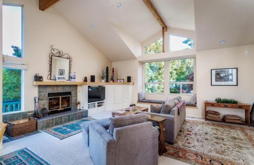 Marine Terrace Casa | Berwick at Wales with EV Charger