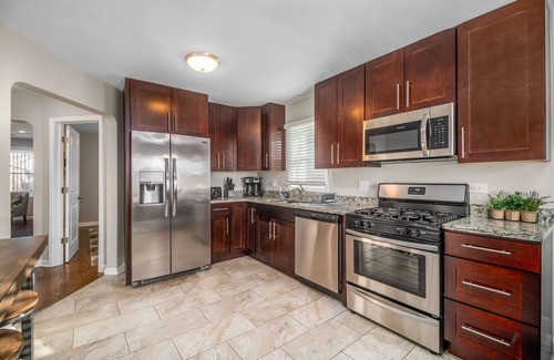 Stickney Casa | Berwyn Rental