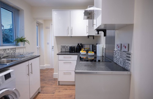 Burslem Casa | Bespoke 2-Bed House in Stoke-on-Trent