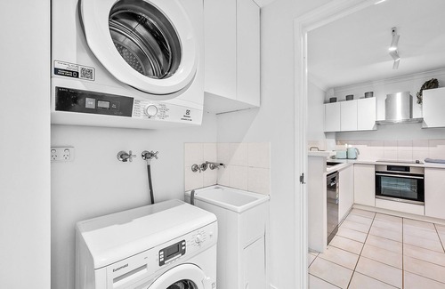 East Perth Apartamento | Bespoke East Perth - Sleeps 2 - Superior Wi-Fi The intercom no longer works due to the hotel closure.