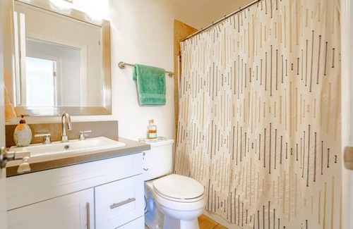 Petaluma Casa | Bespoke Family Resort w/ Pool+Spa+Outdoor Shower