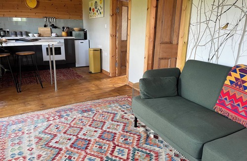 Malltraeth Cabina | Bespoke Log Cabin in idyllic surroundings