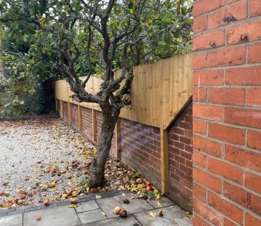 Doncaster Casa | Bessie House 3BED SD with Parking Racecourse Goffs Eco Power Stadium A1 M18 M1 M62