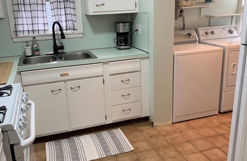 Conneaut Casa | Bessie's Nest- Tranquil Home Close to Public Beach