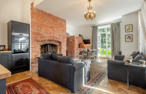 Aldborough Casa | Bessingham Mews