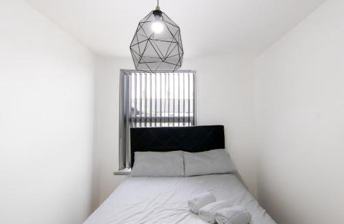 Adamsdown Apartamento | Best 2BR Flat in Cardiff Near Town Centre
