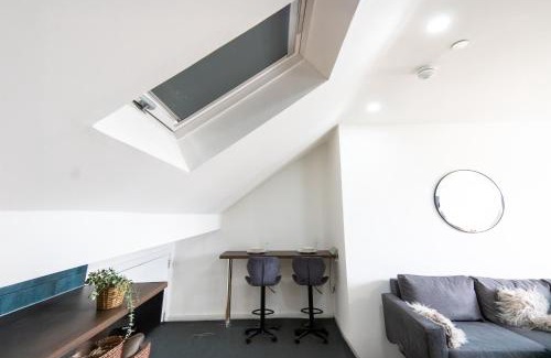 Adamsdown Apartamento | Best 2BR Flat in Cardiff Near Town Centre