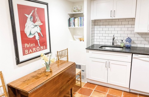 West Hyattsville Apartamento | Best Apt in Chevy Chase DC Big Sleeps 4-5, 4 blks to Metro