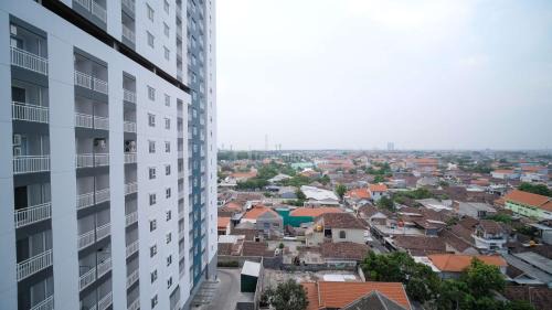 Sidoarjo Apartamento | Best Choice and Strategic Location Studio at Apartment Suncity Residence By Travelio