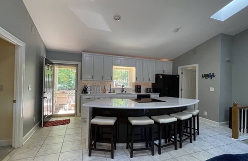 Wise Casa | Best Dock on LKG, 7 Bedrooms, 2 Kitchens, 4 Bath, 2 OPEN Boat Slips