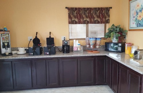 Oildale Hotel | Best Economy Inn & Suites