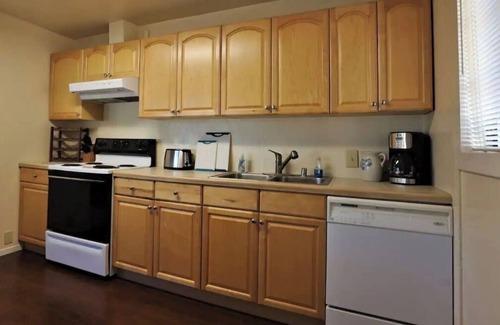 Clear Lake Cabina | Best Fishing in Clearlake Oaks at the Bass house. . . By the water.