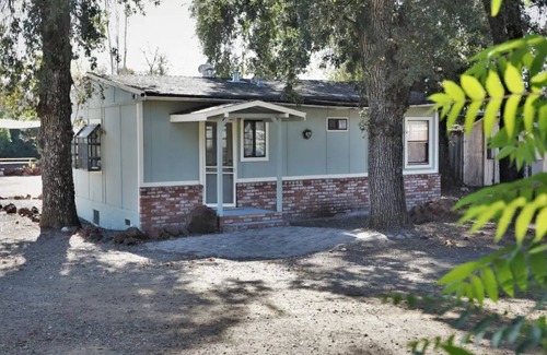 Clear Lake Cabina | Best Fishing in Clearlake Oaks at the Bass house. . . By the water.