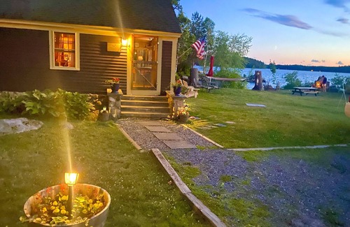 Belgrade Lakes Cabaña | ¡Tomando reservas para 2020! ¡Las reservas anticipadas reciben un 10% de descuento! El mejor lugar!