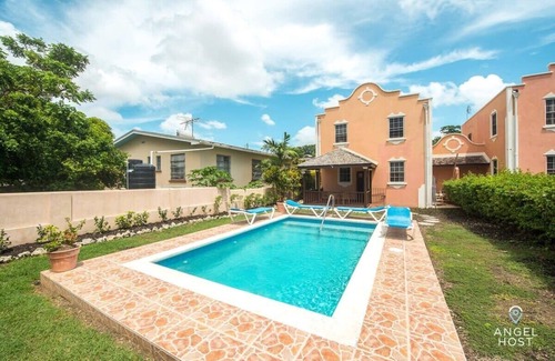 Gall Hill Casa | Best for Groups Townhome w/ Pool & Walk to Beach