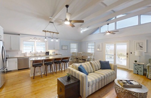 Bonito Boathouses Casa | Best Frippin Sunset